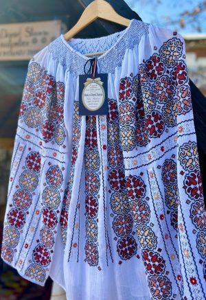 IE MODEL DE SARBATOARE ''CRINI IMPERIALI"